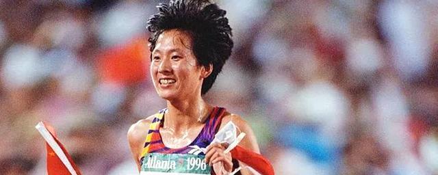 第一个获欧文斯奖的中国人是谁，第一位获欧文斯奖的运动员？